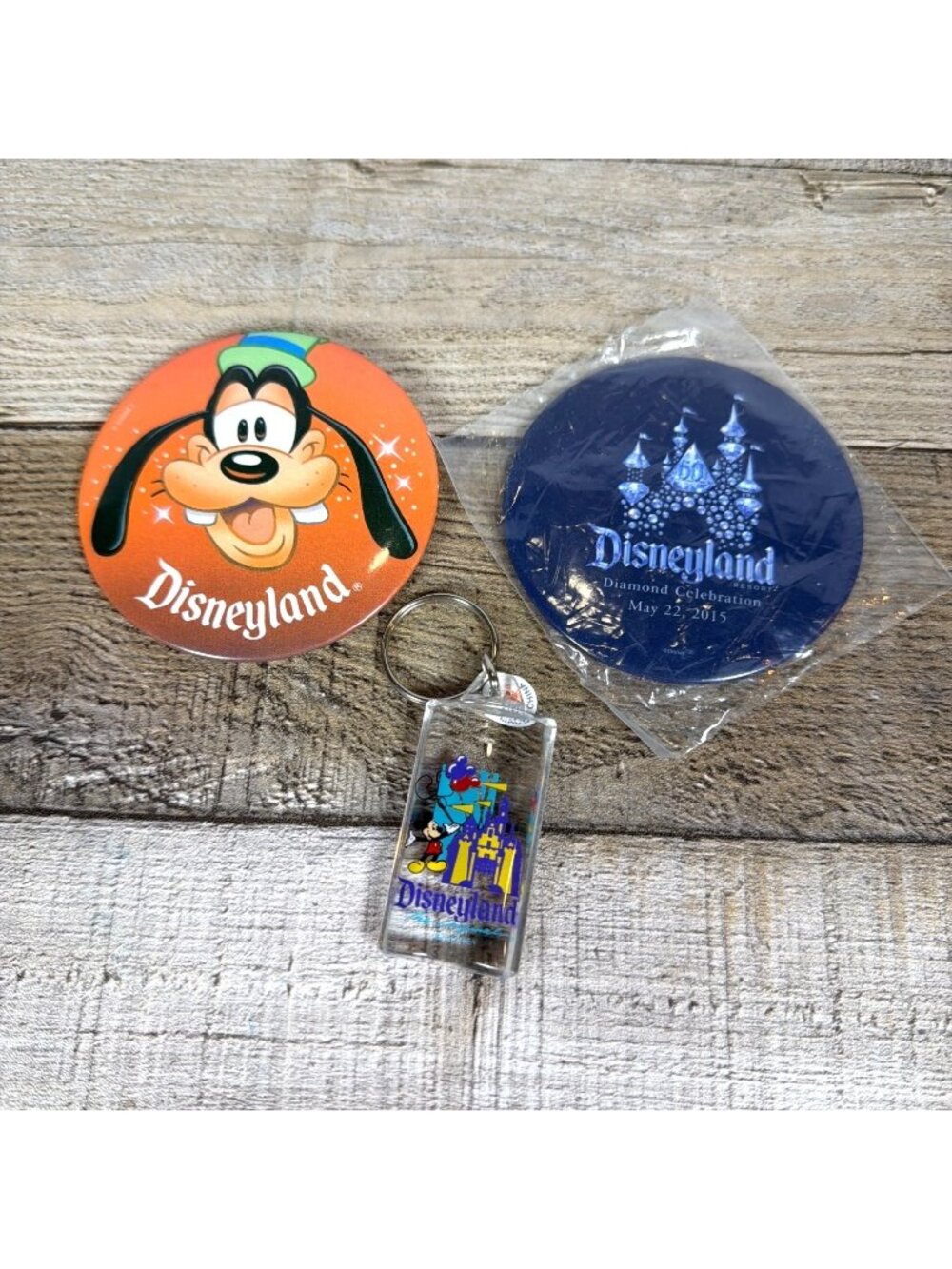 Vintage Disneyland Disney Lot Set Blue Diamond 60th Magnet Goofy Button Keychain - Picture 9 of 13